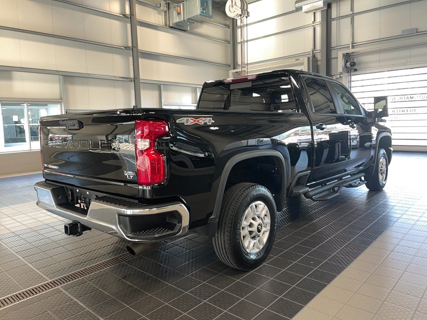 Used 2024 Chevrolet Silverado 2500 LT w/ Convenience Package AWD/4WD image 23