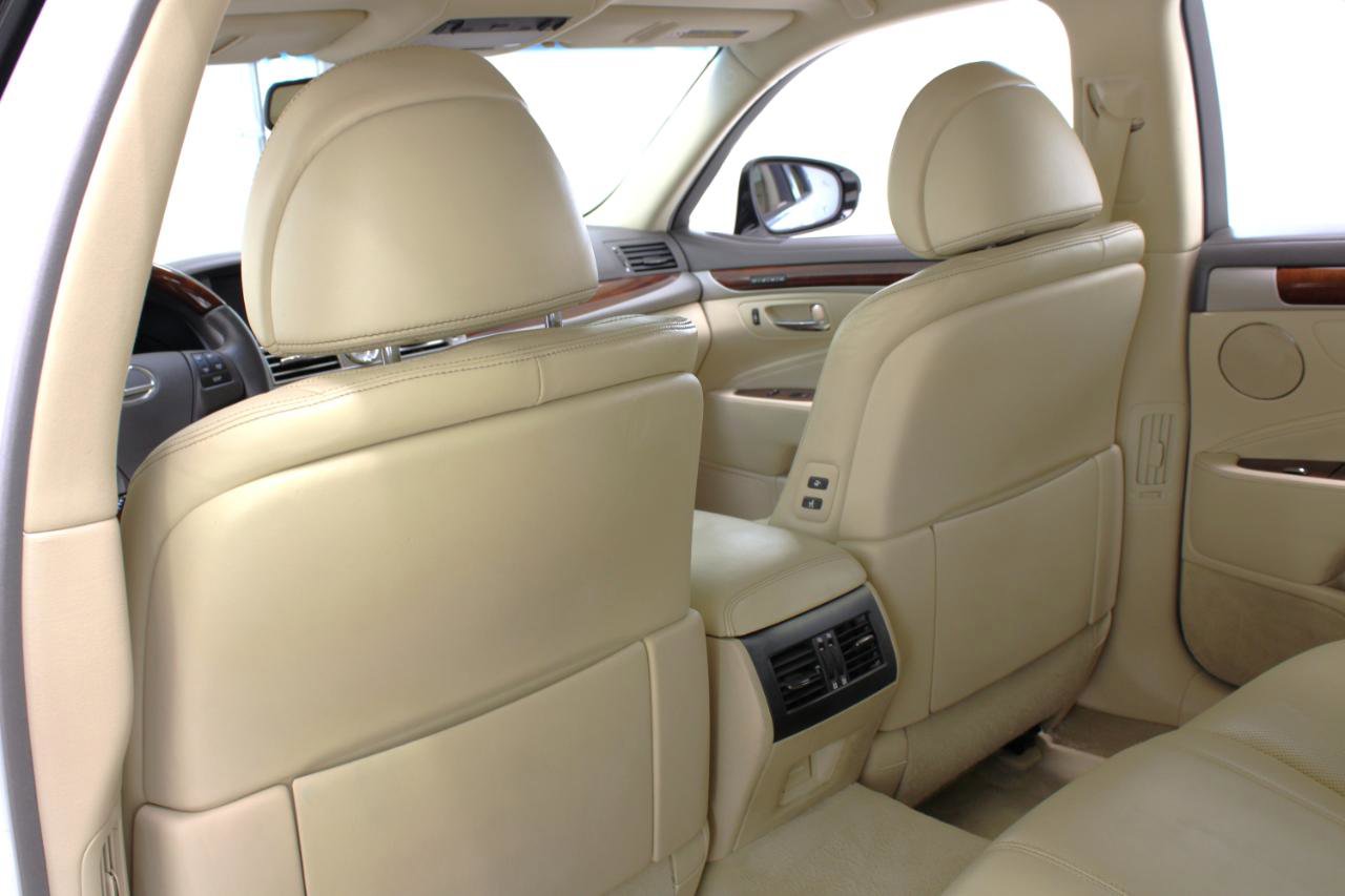 Used 2016 Lexus LS 460 w/ Comfort Package image 38