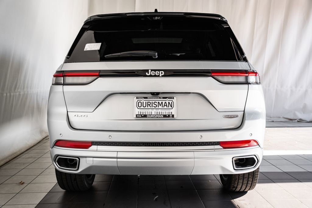 New 2025 Jeep Grand Cherokee Summit image 5