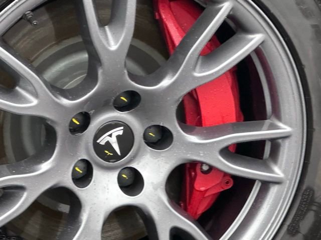 Used 2022 Tesla Model S image 10