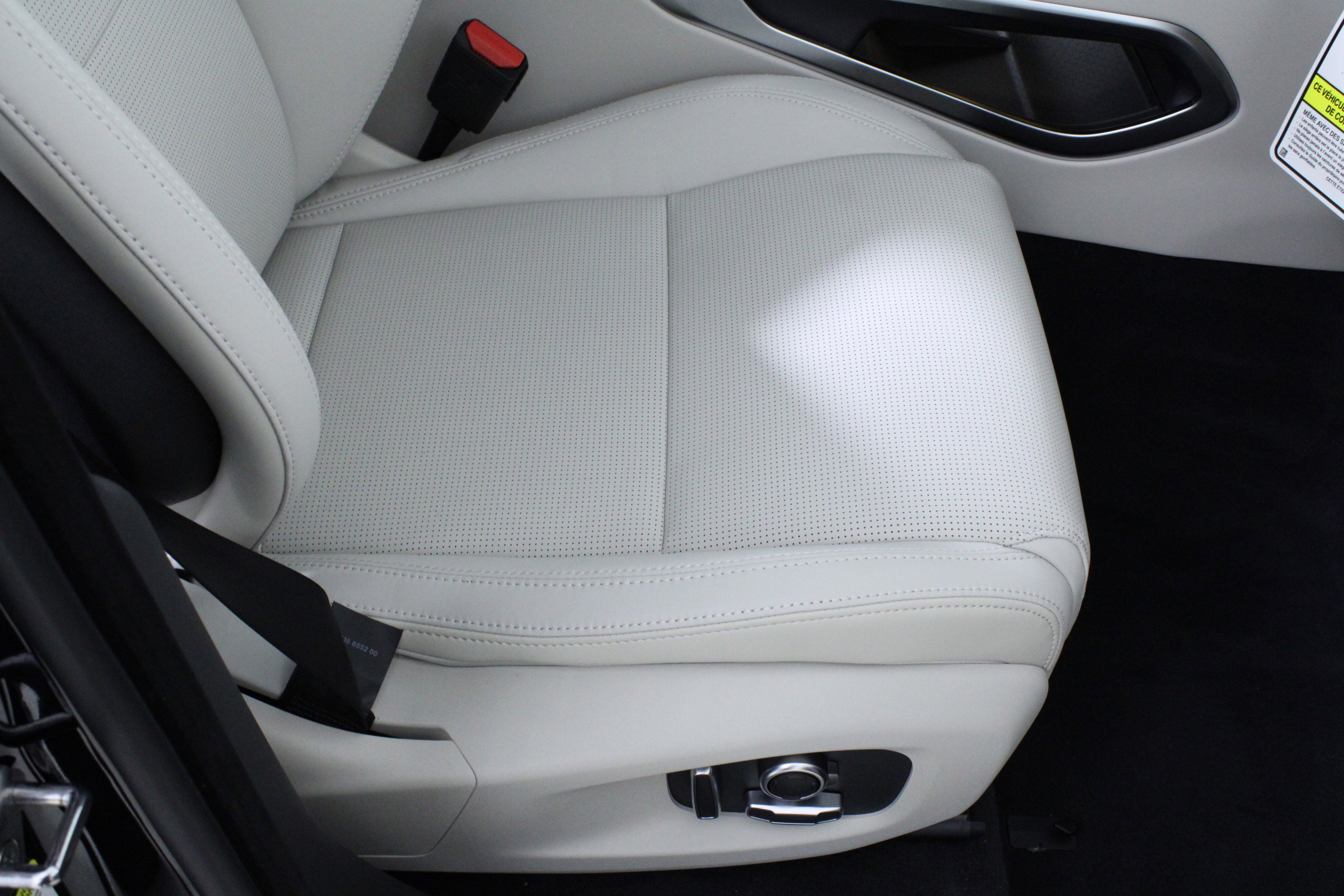 New 2026 Jaguar F-PACE R-Dynamic S image 13