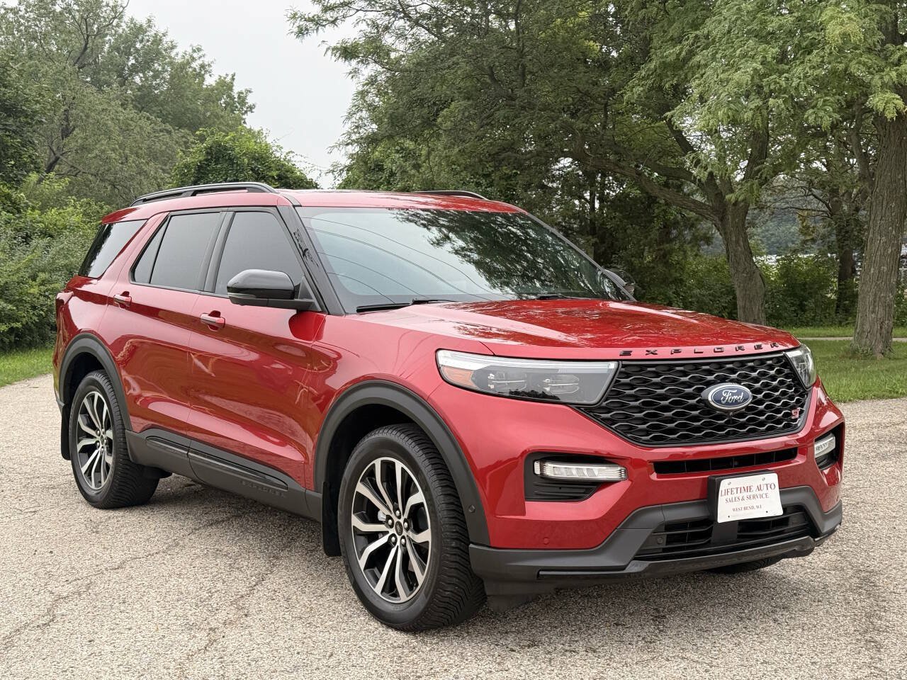 Used 2020 Ford Explorer ST w/ Premium Technology Package AWD/4WD image 7