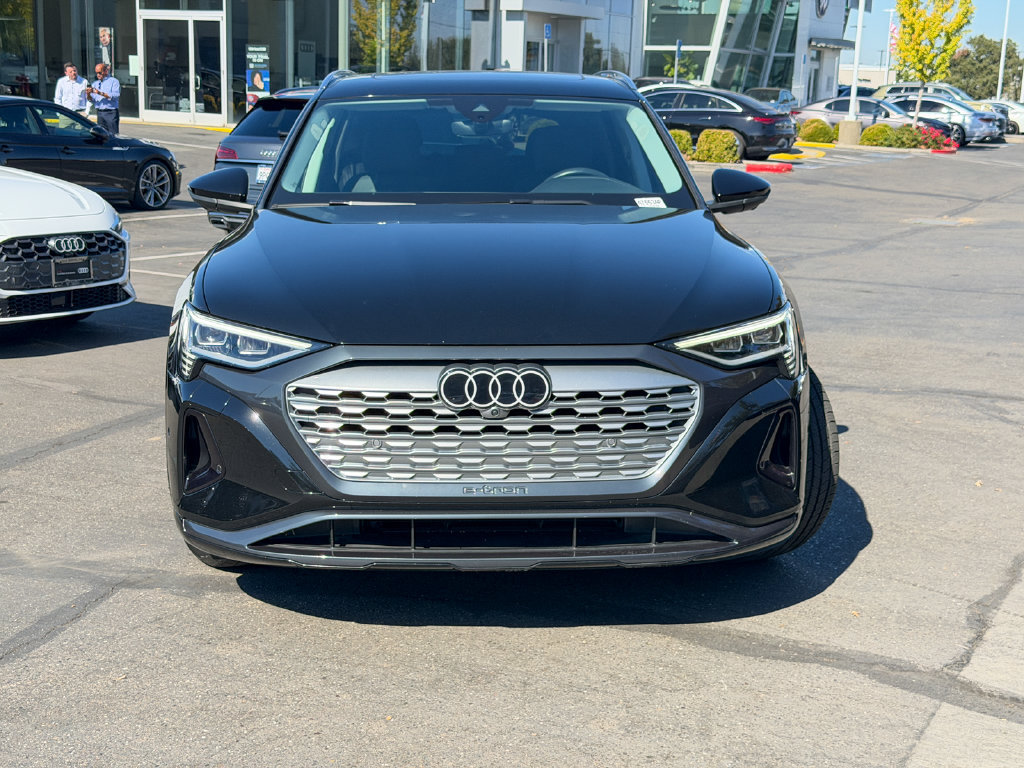 Used 2024 Audi Q8 e-tron Premium Plus w/ Premium Plus Package AWD/4WD image 3