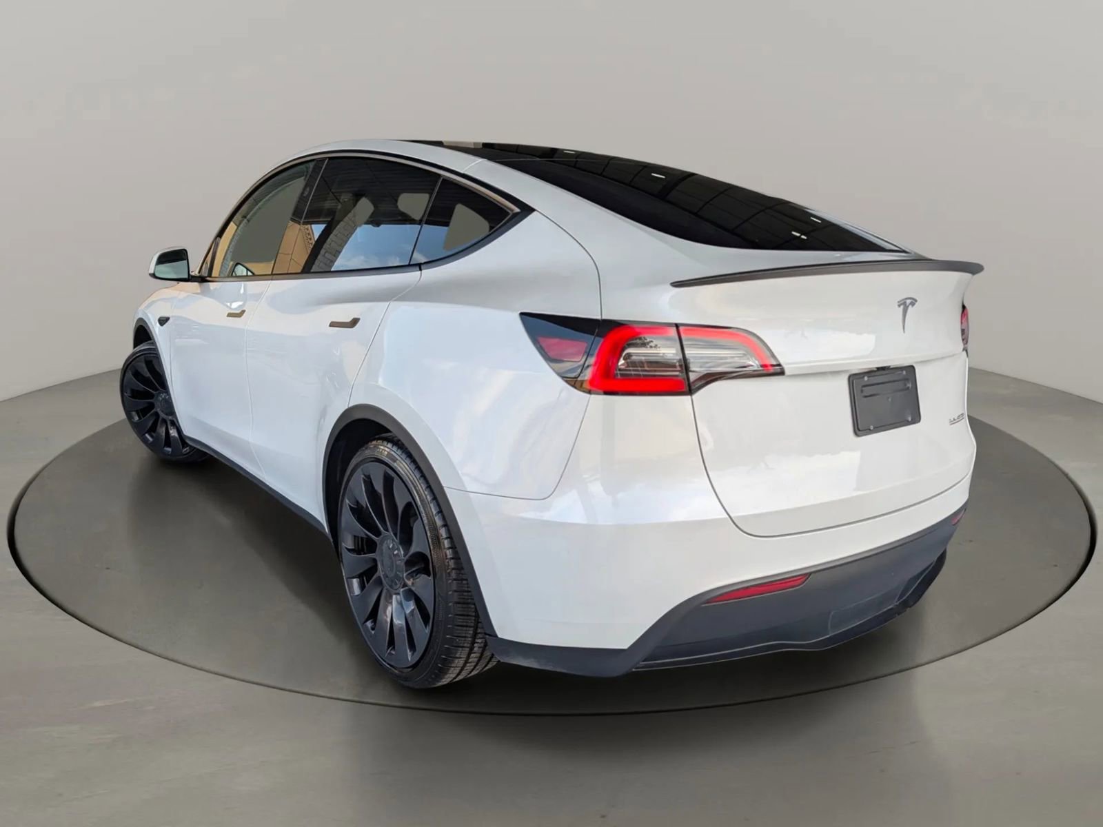 Used 2023 Tesla Model Y Performance AWD/4WD image 3