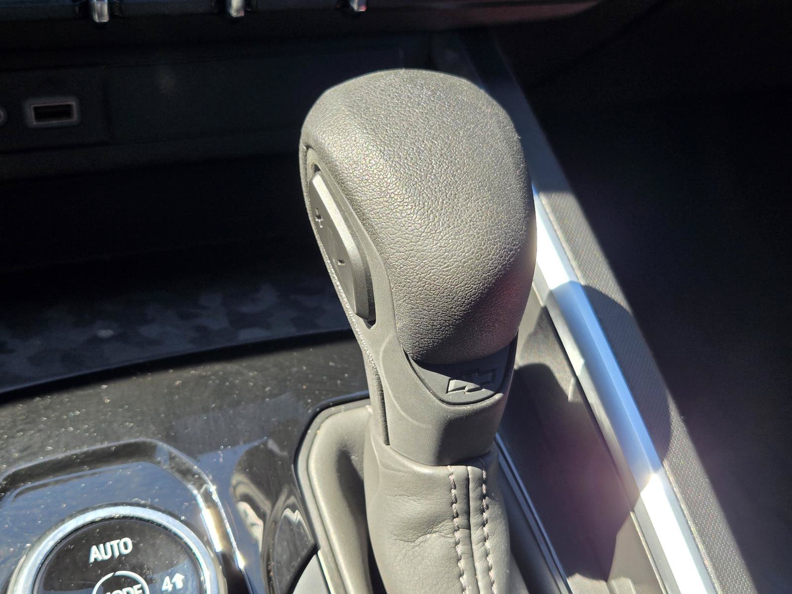 Used 2023 Chevrolet Colorado Trail Boss w/ Technology Package AWD/4WD image 29