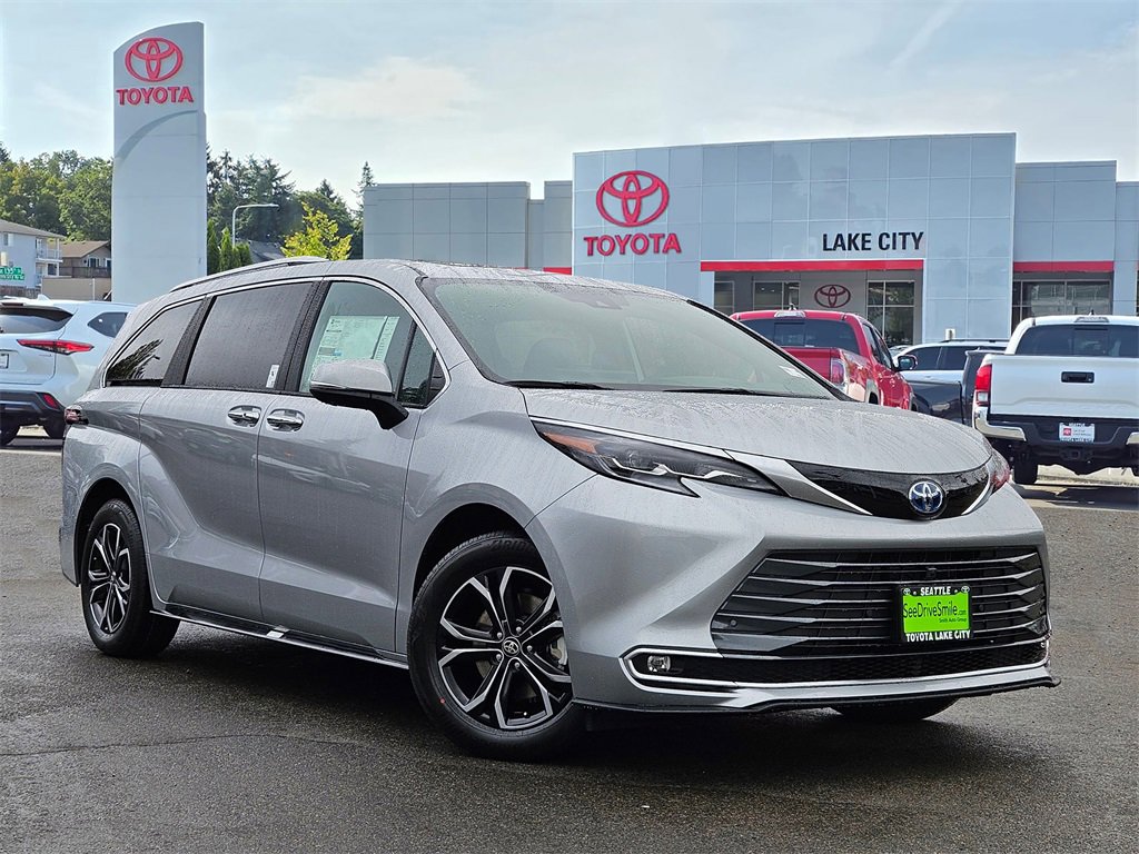 New 2025 Toyota Sienna Platinum