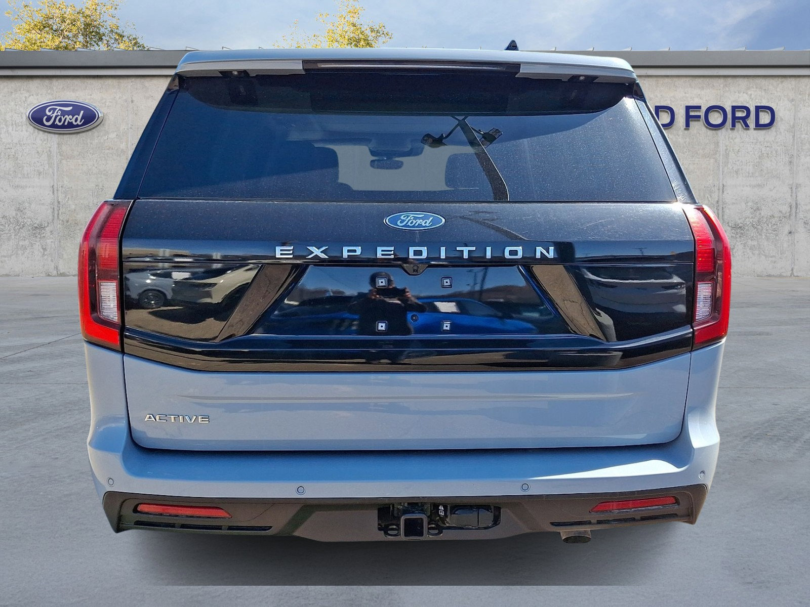 Used 2025 Ford Expedition Active AWD/4WD image 5