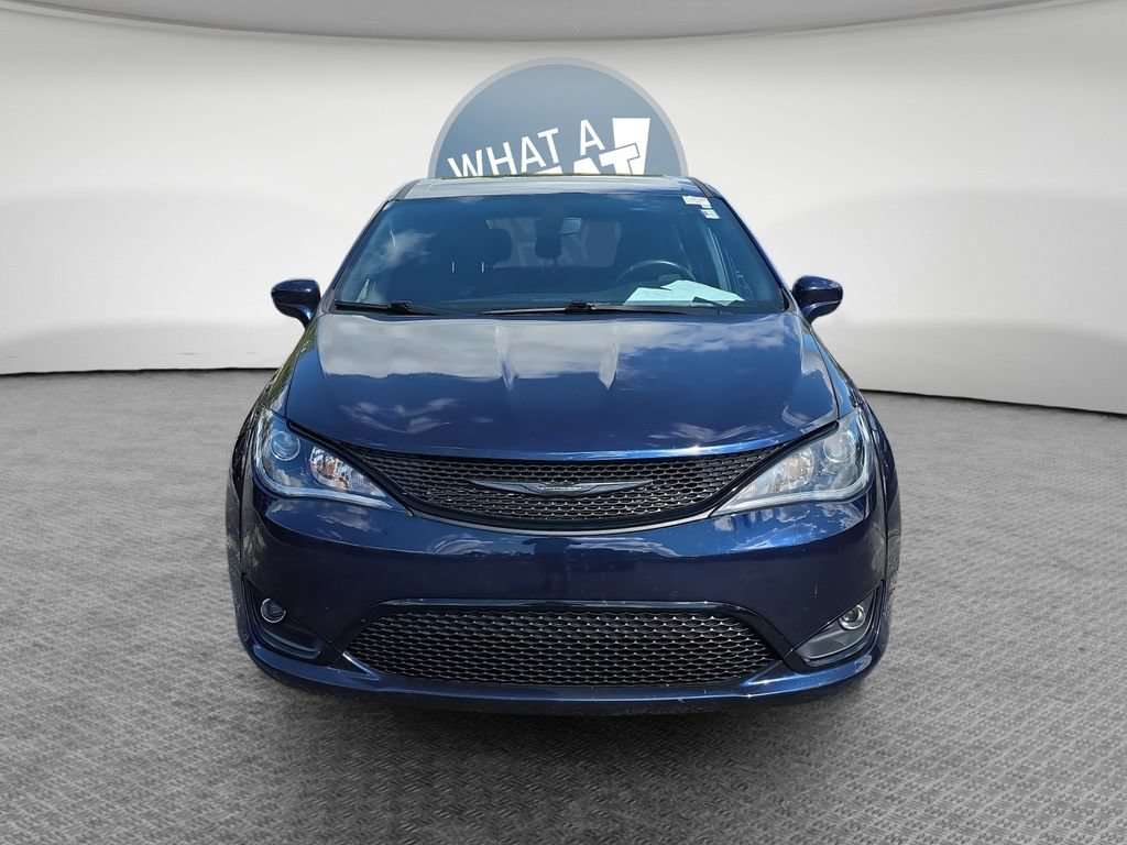 Used 2020 Chrysler Pacifica Touring w/ S Appearance Package FWD image 9