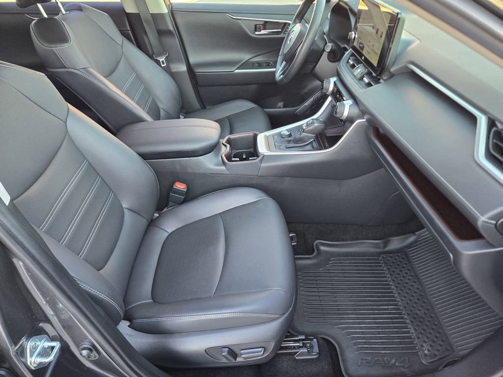 Used 2023 Toyota RAV4 Limited image 19