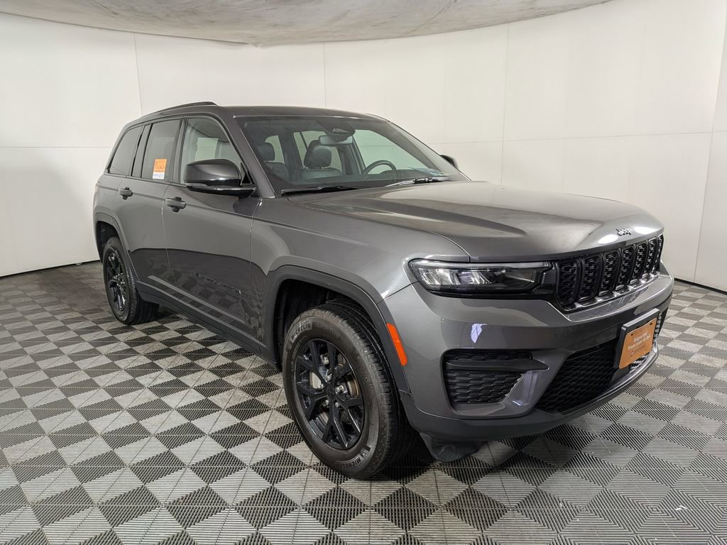Certified 2024 Jeep Grand Cherokee Altitude image 6