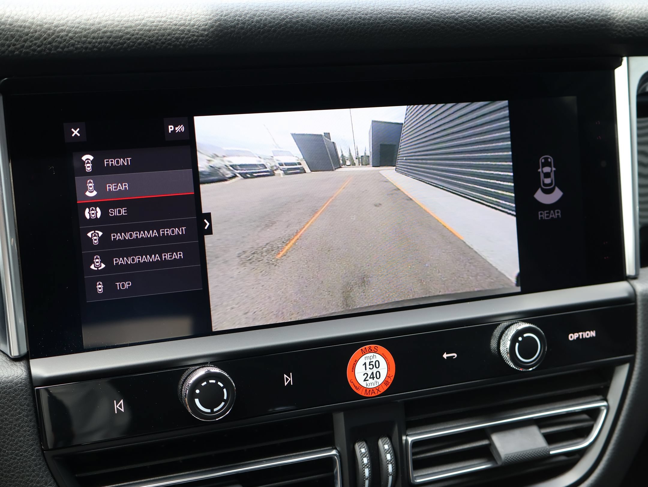 Used 2023 Porsche Macan AWD/4WD image 18