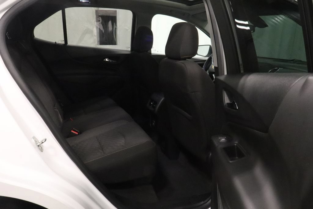 Used 2019 Chevrolet Equinox LT w/ Sun & Navigation Package AWD/4WD image 16