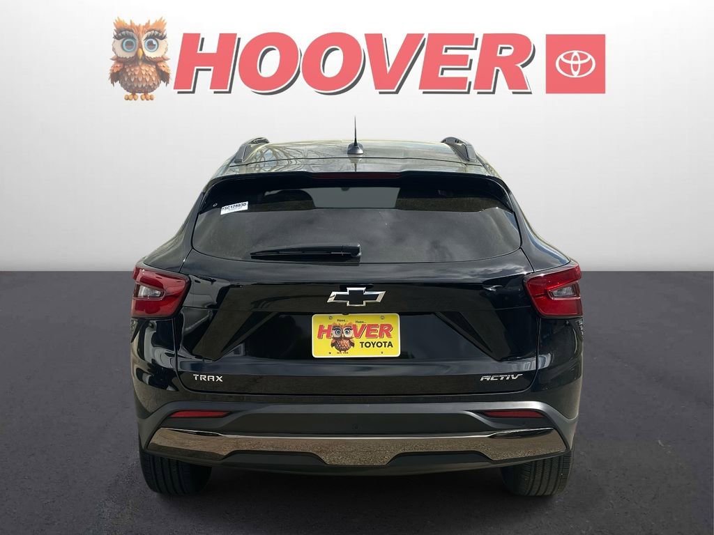 Used 2025 Chevrolet Trax ACTIV w/ Driver Confidence Package image 3