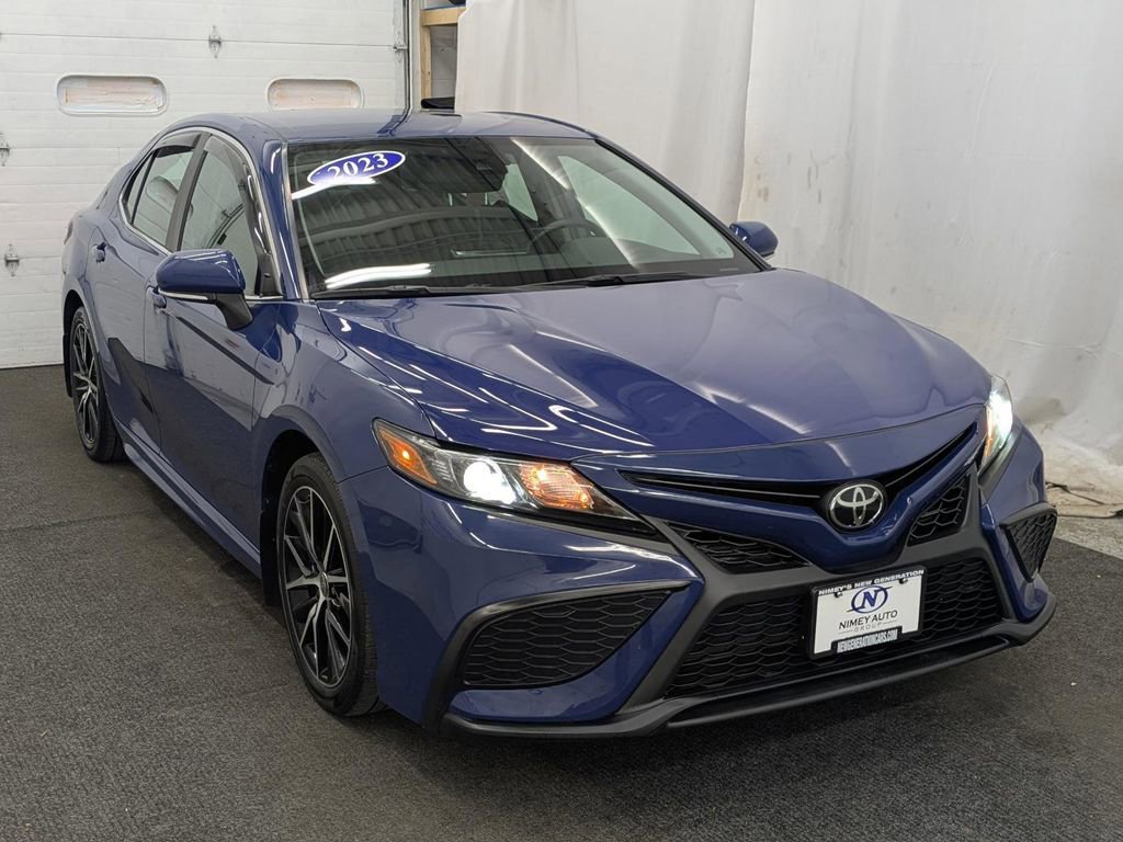 Used 2023 Toyota Camry SE image 14