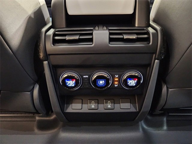 Used 2026 Land Rover Defender 110 image 30