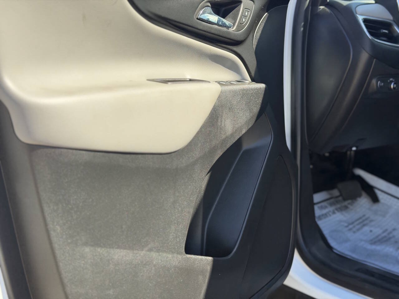Used 2023 Chevrolet Equinox LS w/ Sport Edition FWD image 10