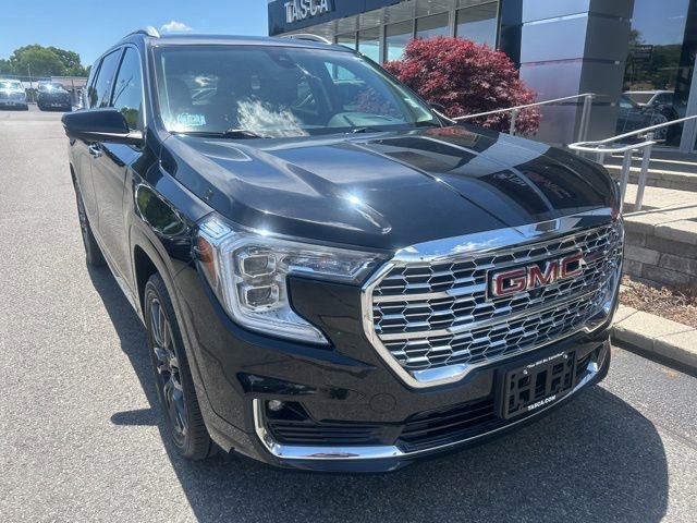 Used 2023 GMC Terrain Denali w/ Black Diamond Edition