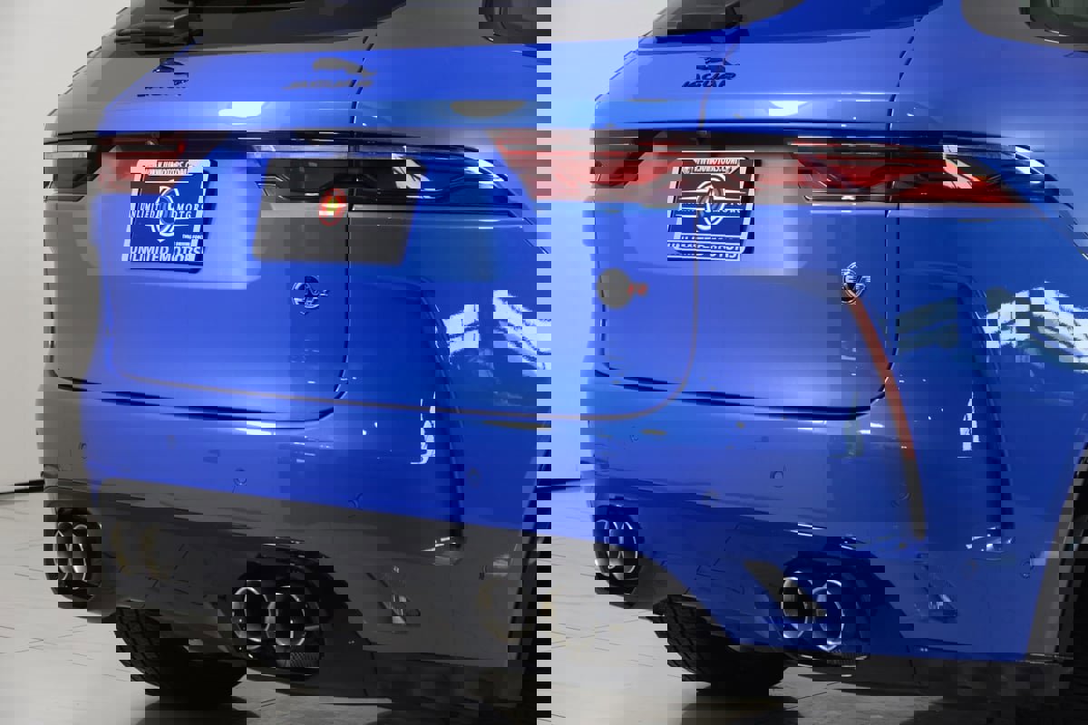 Used 2024 Jaguar F-PACE SVR image 83