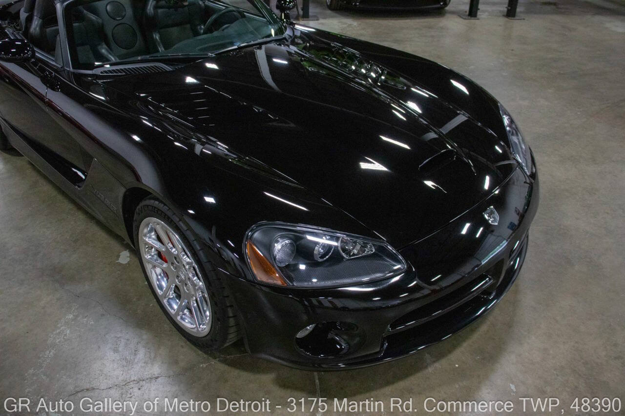 Used 2004 Dodge Viper SRT-10 RWD image 14