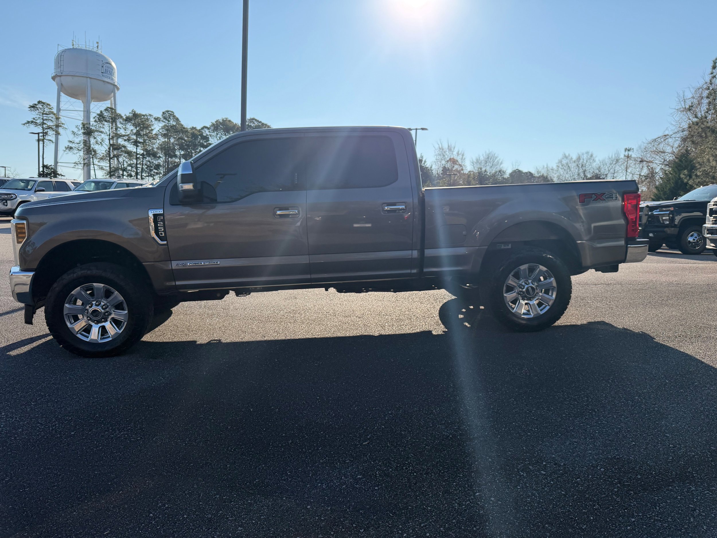 Used 2019 Ford F250 Lariat w/ Chrome Package image 8