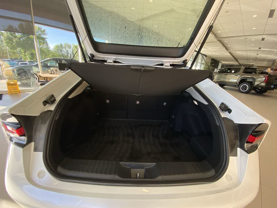 Certified 2024 Toyota Prius LE AWD/4WD image 24