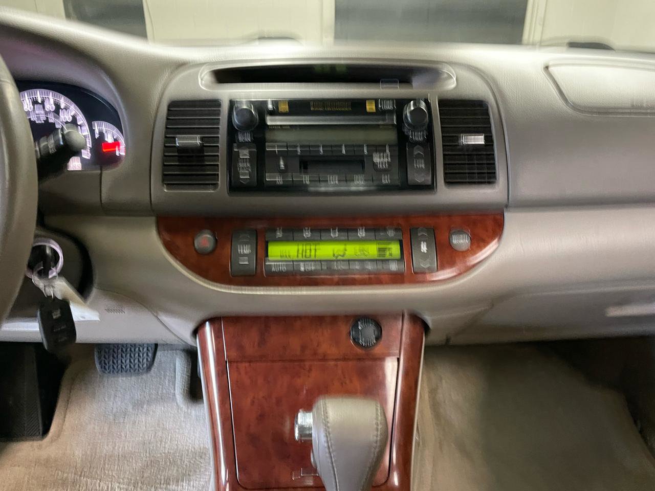 Used 2005 Toyota Camry XLE FWD image 16