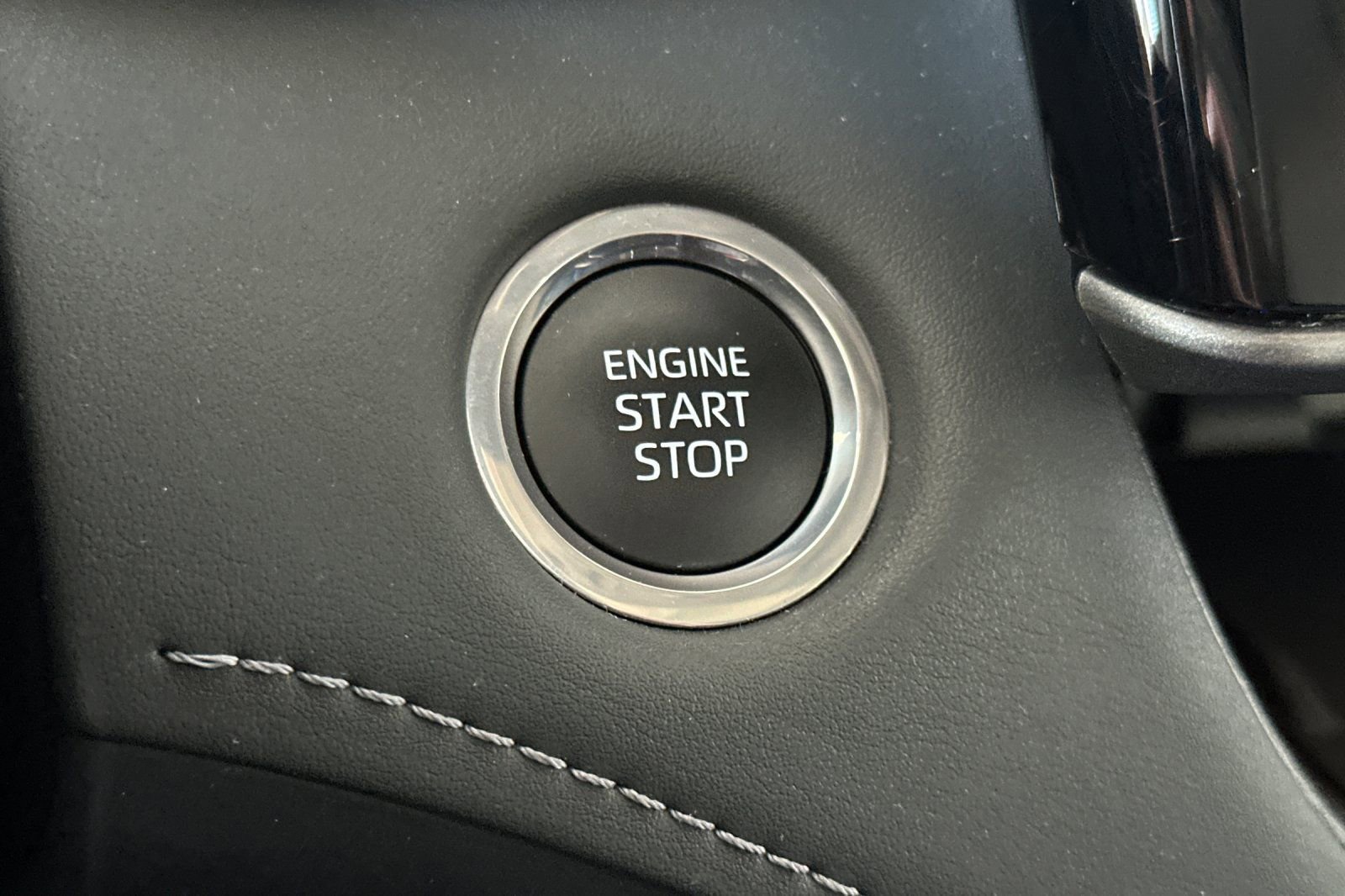 Used 2024 Toyota Highlander Limited image 26