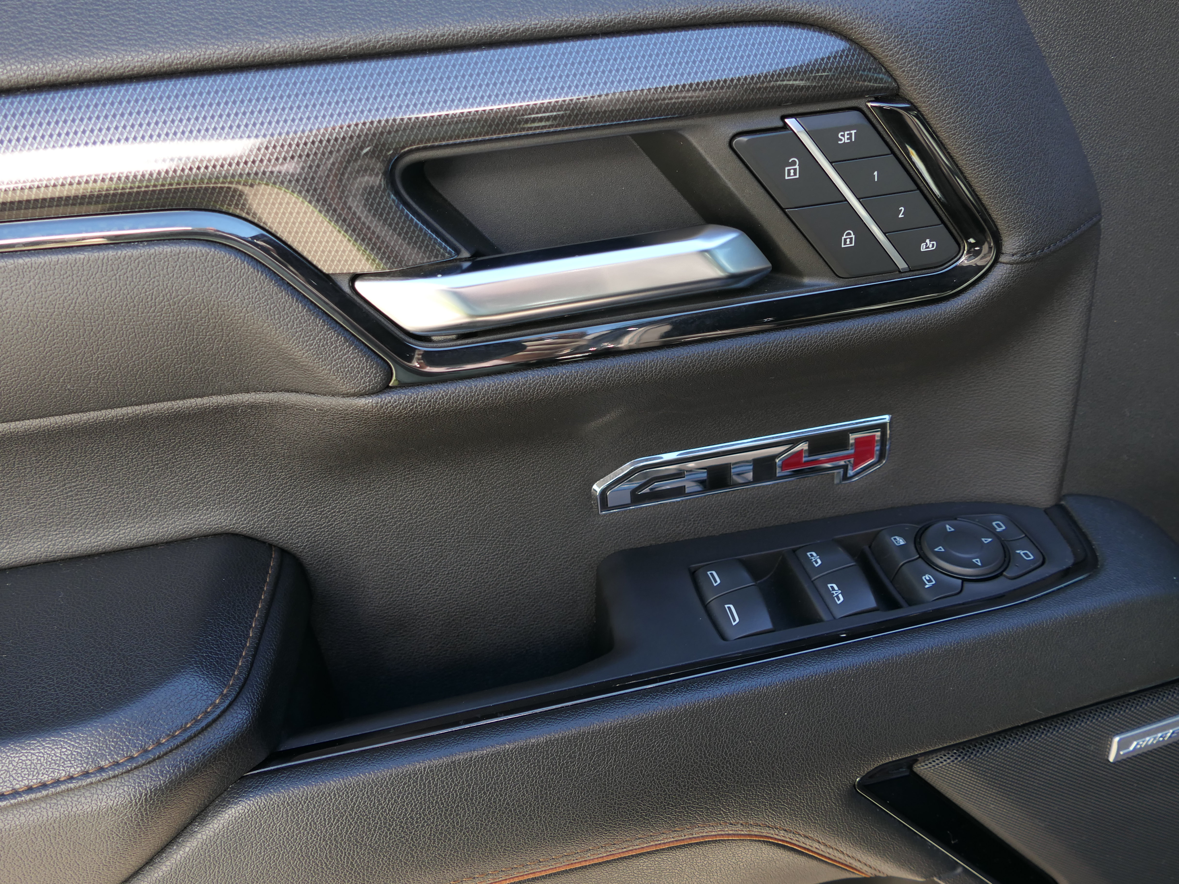 Used 2023 GMC Sierra 1500 AT4 w/ AT4 Premium Package AWD/4WD image 16