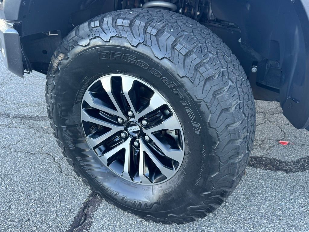 Used 2017 Ford F150 Raptor w/ Equipment Group 802A Luxury image 40