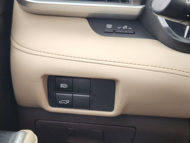 Used 2021 Toyota Highlander XLE FWD image 23