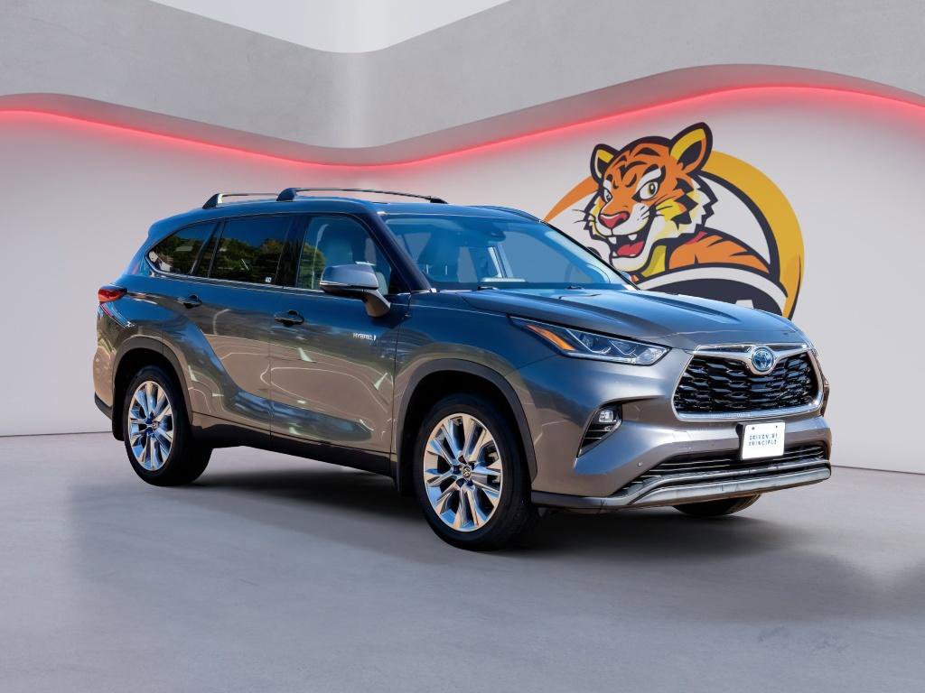 Used 2020 Toyota Highlander Limited image 3
