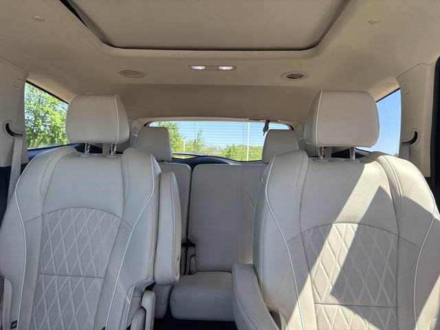 Used 2024 Buick Enclave Avenir w/ Avenir Technology Package AWD/4WD image 37
