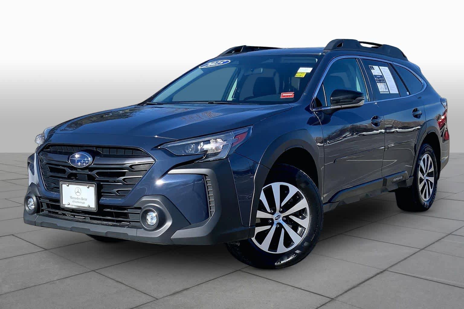 Used 2025 Subaru Outback Premium AWD/4WD image 2