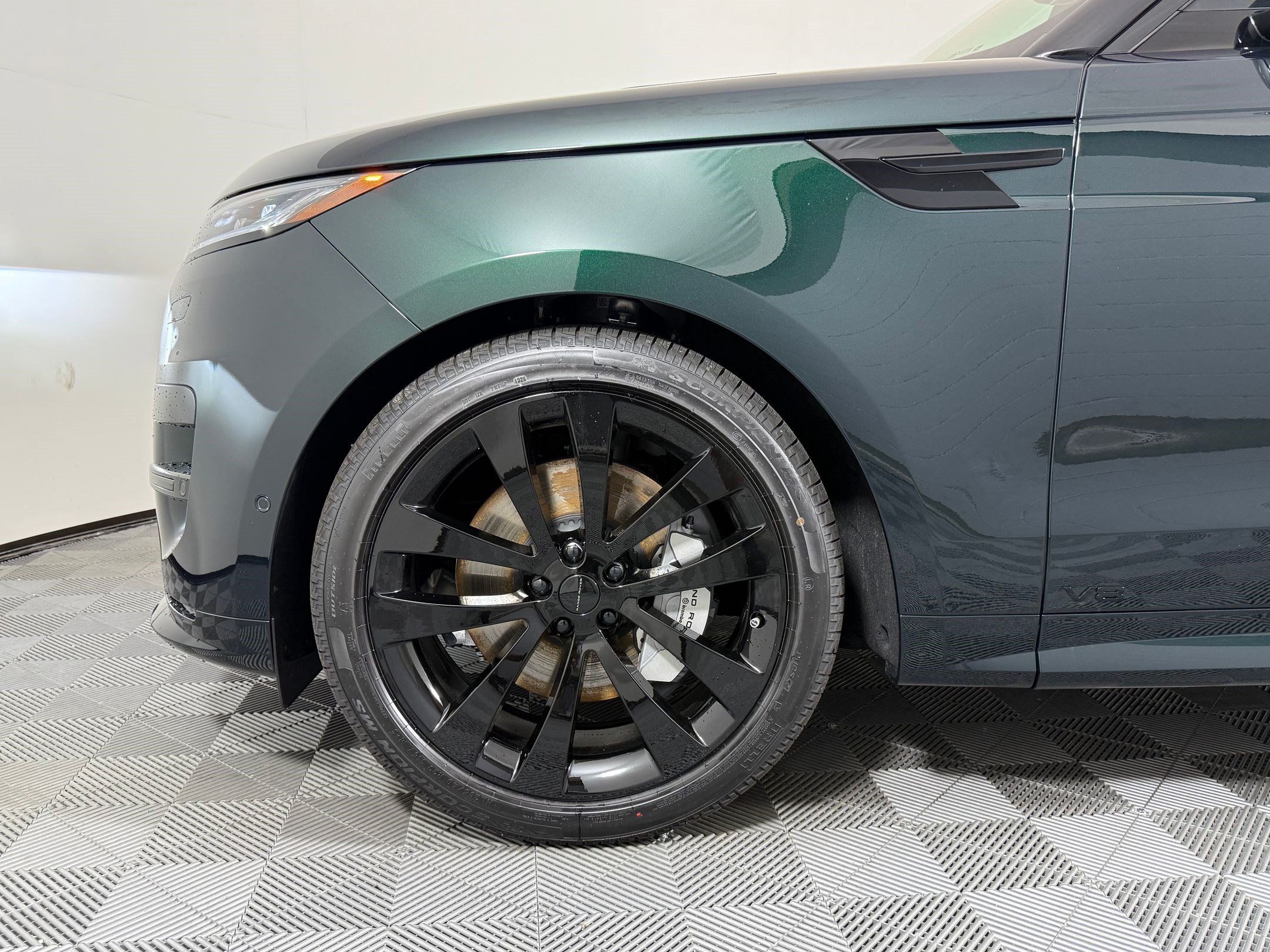 New 2026 Land Rover Range Rover Sport Dynamic SE AWD/4WD image 12