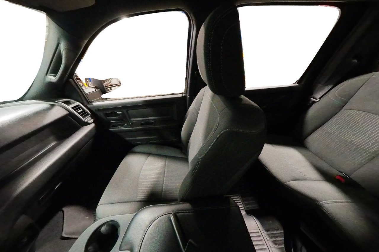 Used 2024 RAM 2500 Tradesman w/ Chrome Appearance Group image 41