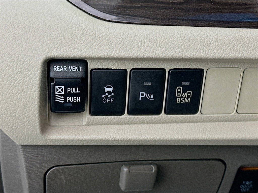 Used 2015 Toyota Sienna XLE Premium image 10
