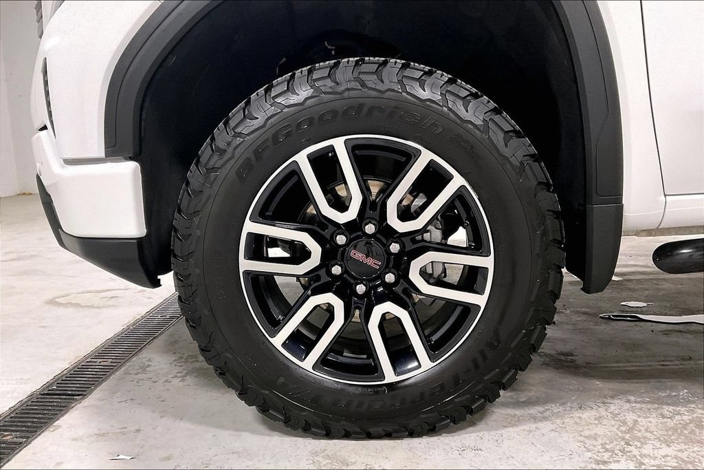 Used 2026 GMC Sierra 1500 AT4 w/ AT4 Preferred Package AWD/4WD image 10