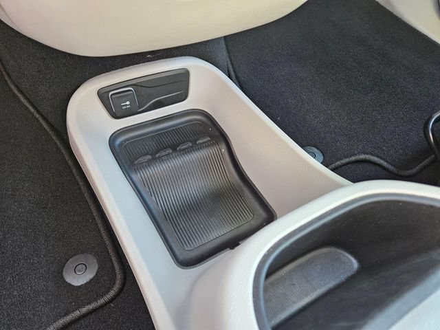 Used 2024 Chrysler Pacifica Touring-L FWD image 33