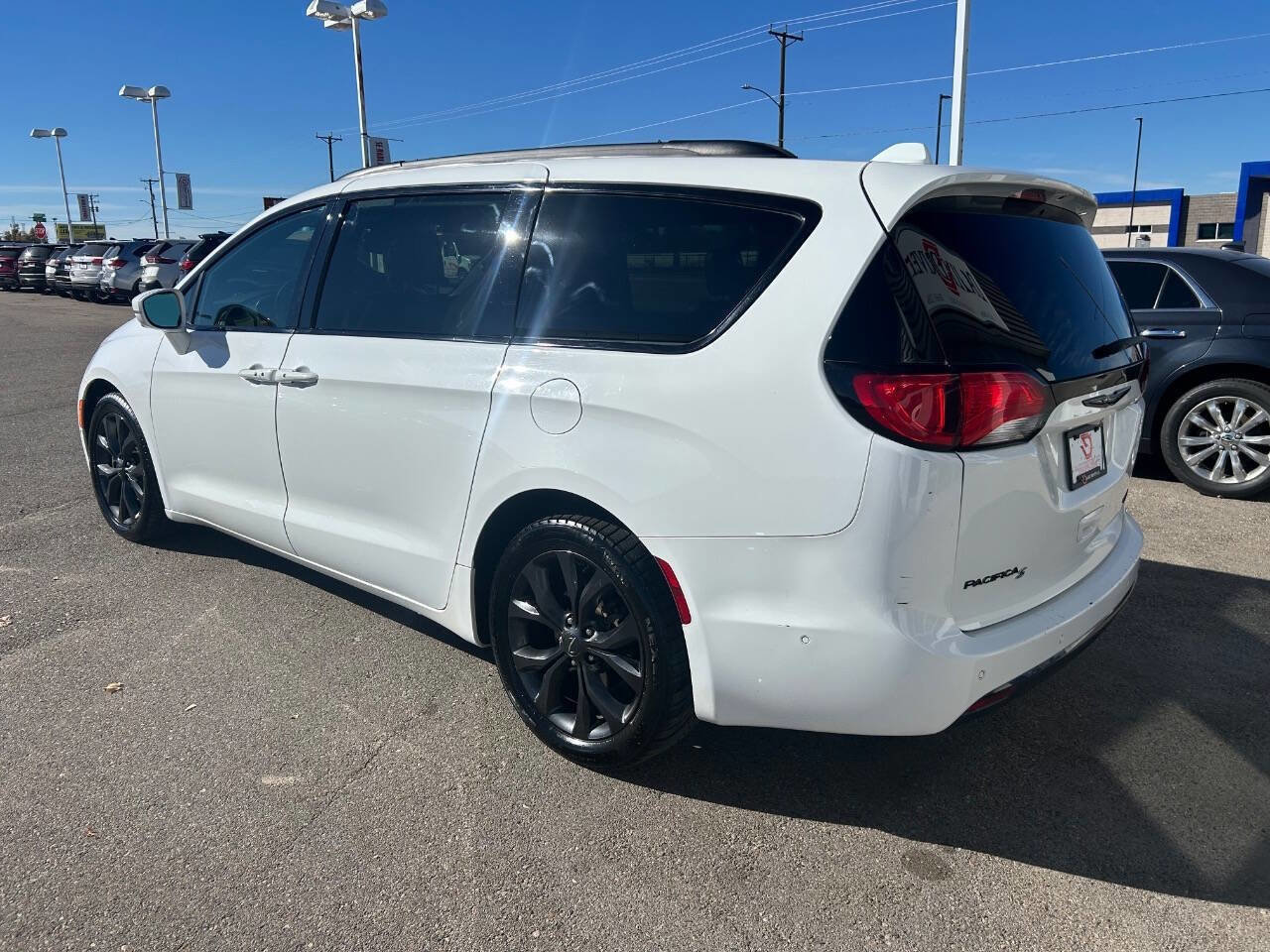 Used 2019 Chrysler Pacifica Limited w/ Advanced Safetytec Group image 7