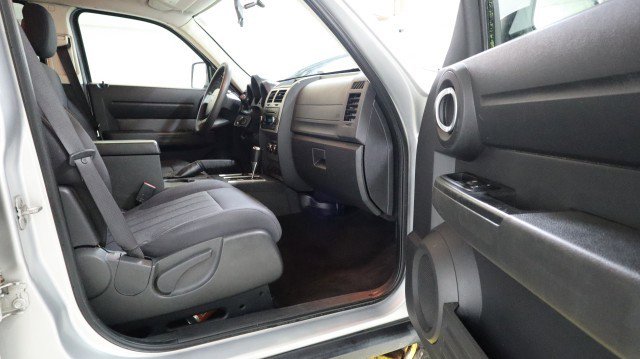 Used 2011 Dodge Nitro Heat image 10