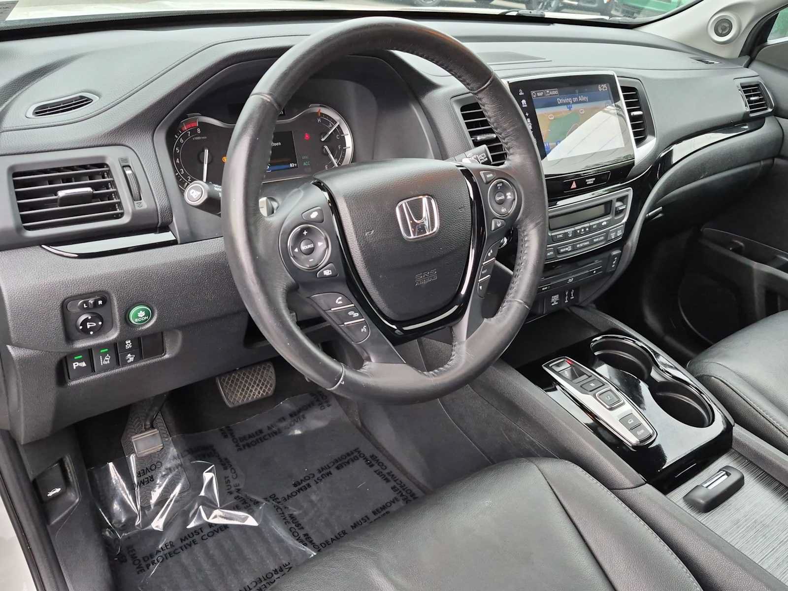 Used 2017 Honda Pilot Touring image 10