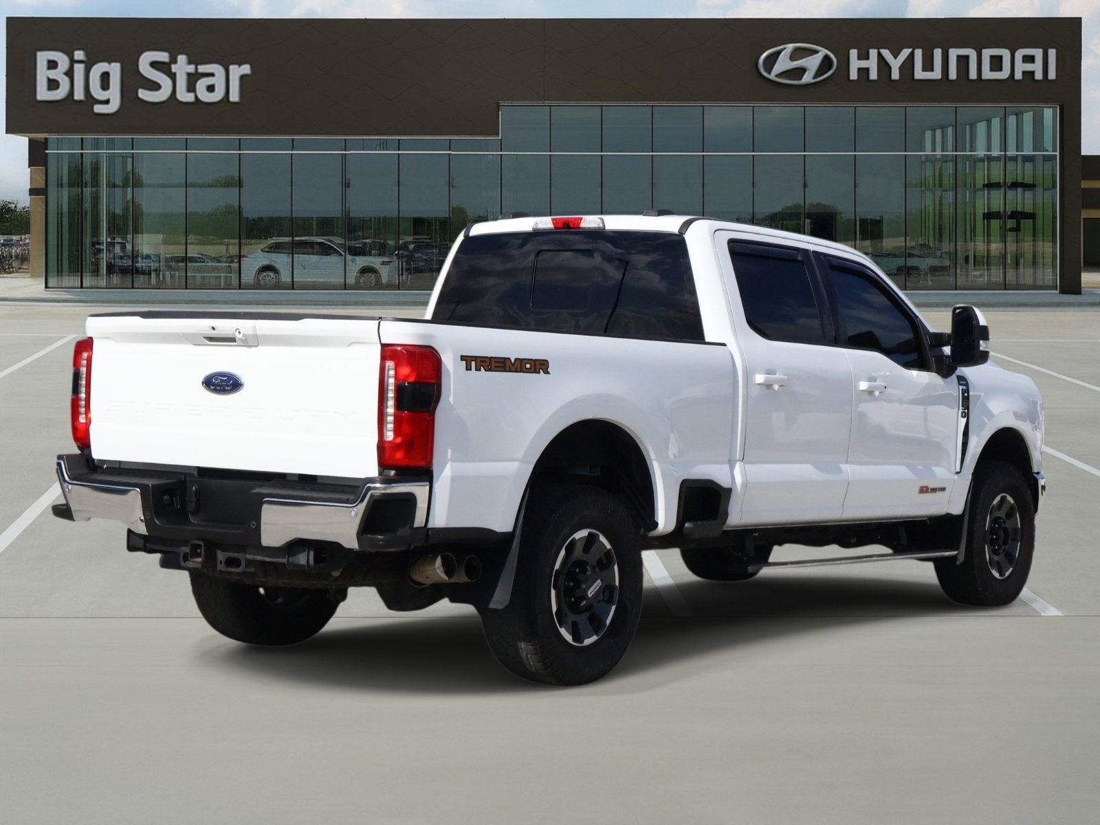 Used 2023 Ford F250 Lariat w/ Lariat Ultimate Package AWD/4WD image 4