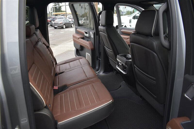 Used 2024 GMC Sierra 3500 Denali Ultimate image 17