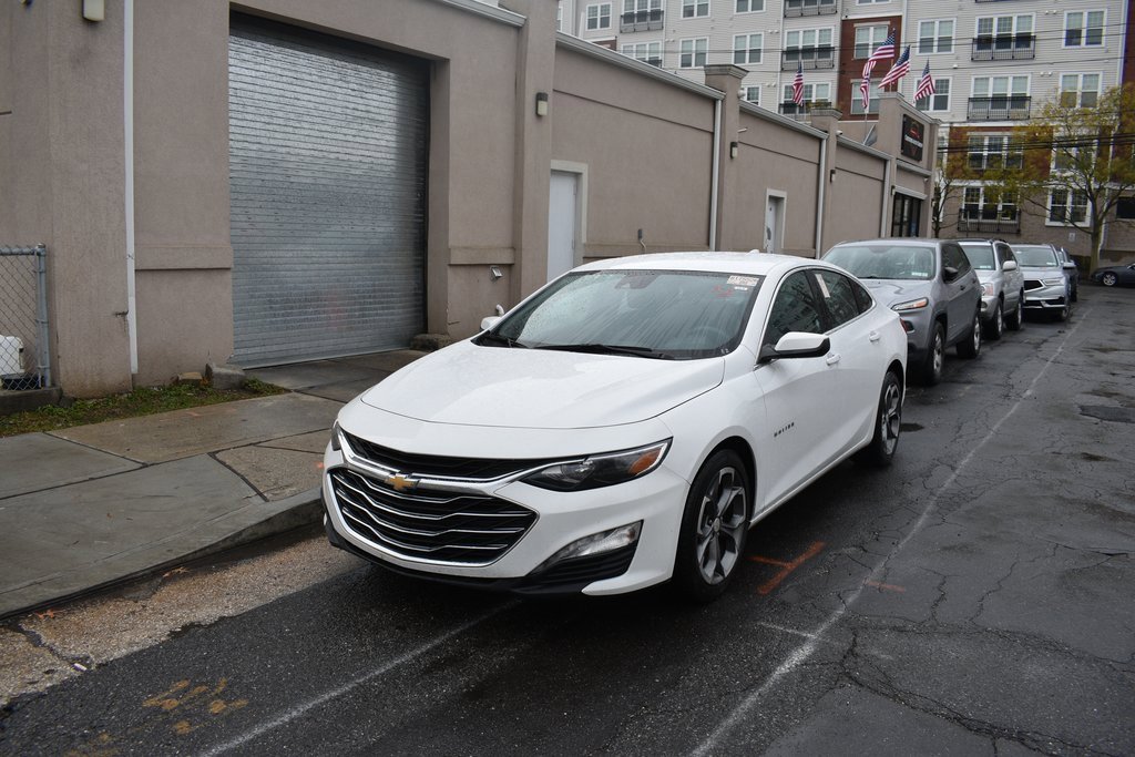 Used 2024 Chevrolet Malibu LT image 2