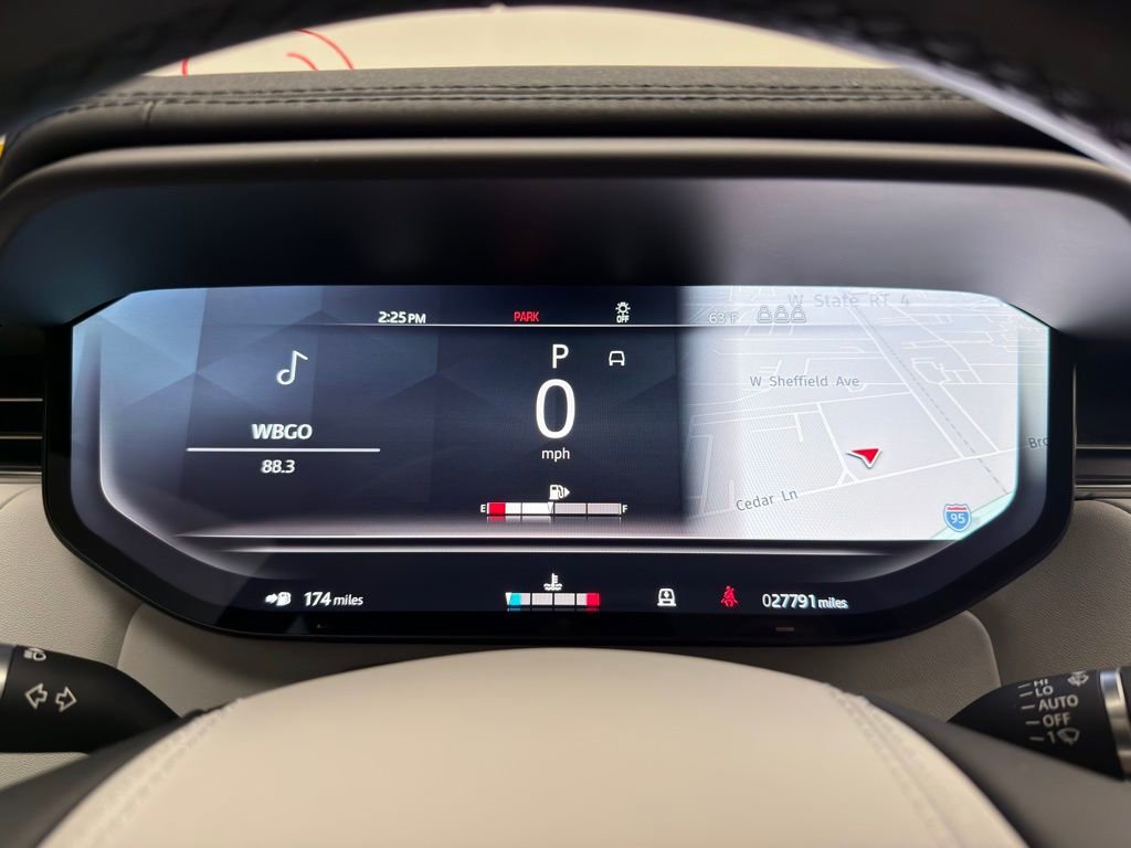 Used 2023 Land Rover Range Rover Sport SE image 15