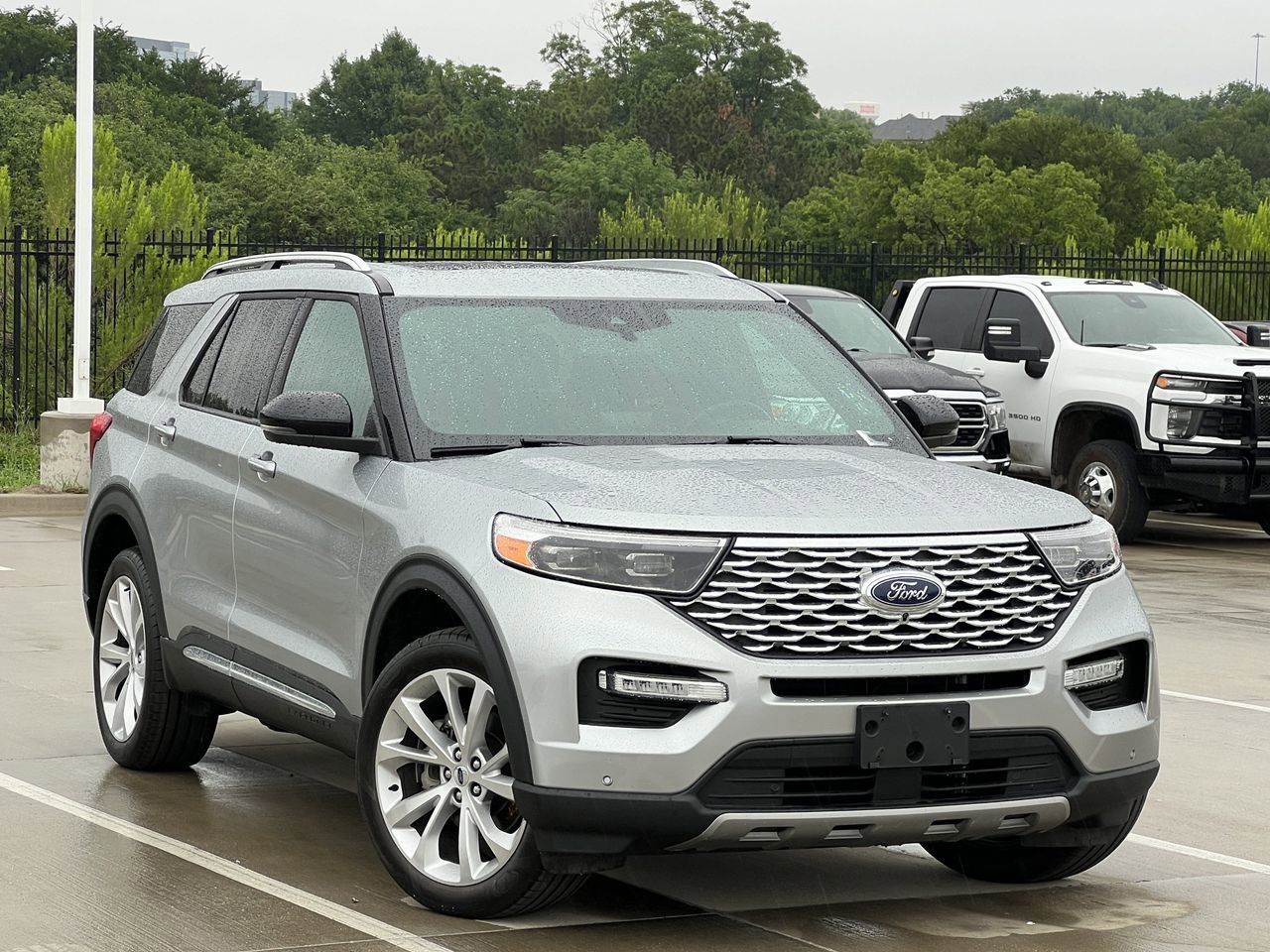 Used 2023 Ford Explorer Platinum w/ Technology Package AWD/4WD image 1