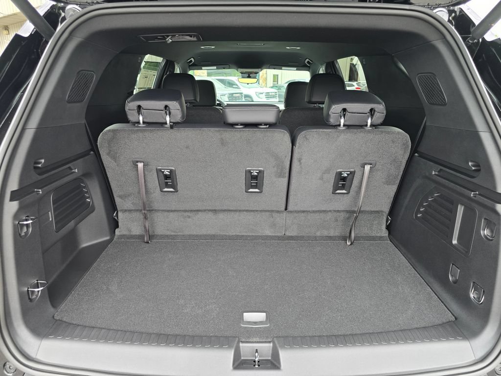 New 2026 Chevrolet Traverse LT w/ Midnight/Sport Edition FWD image 15