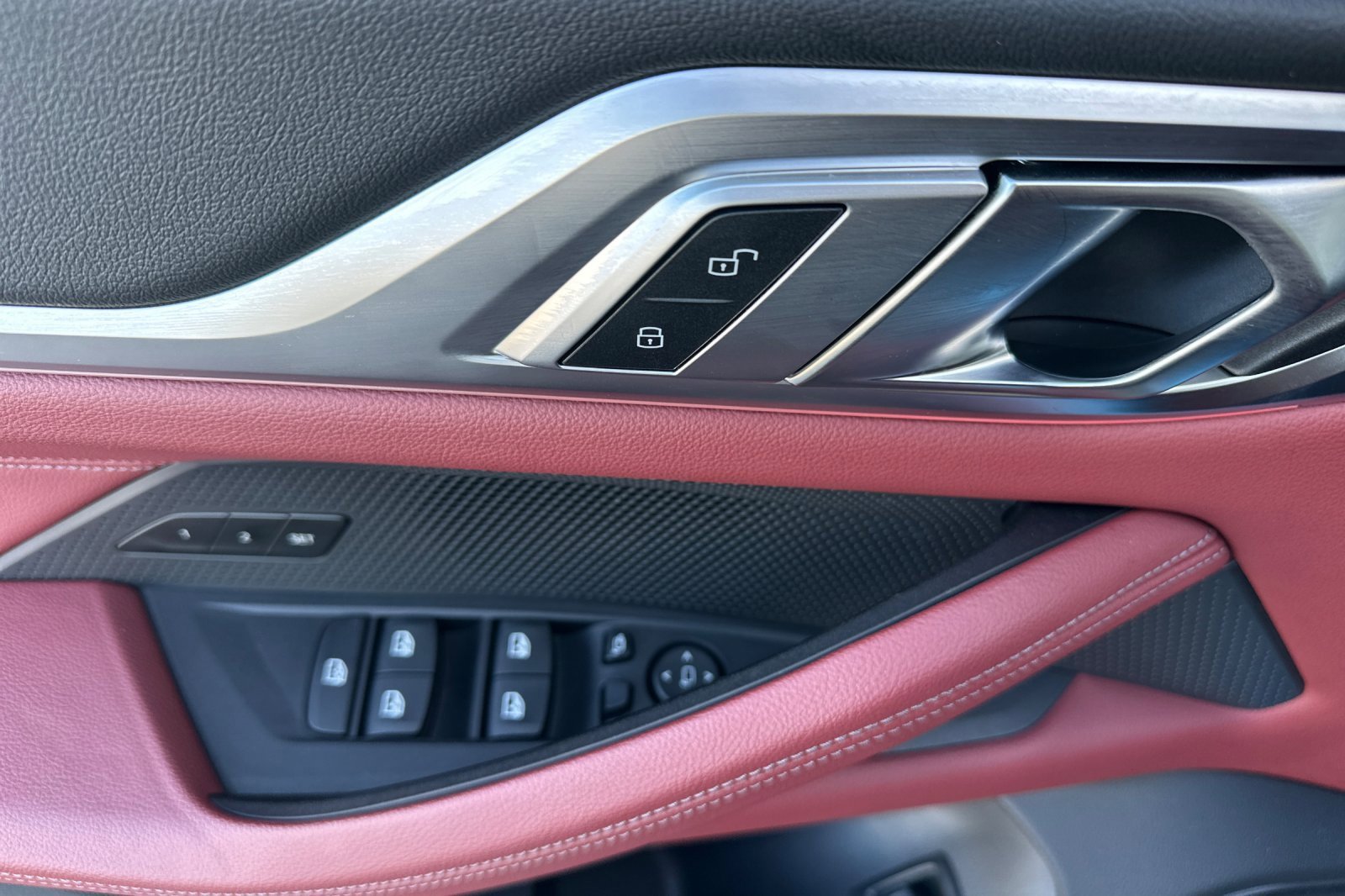 Used 2025 BMW i4 eDrive40 w/ M Sport Package image 10