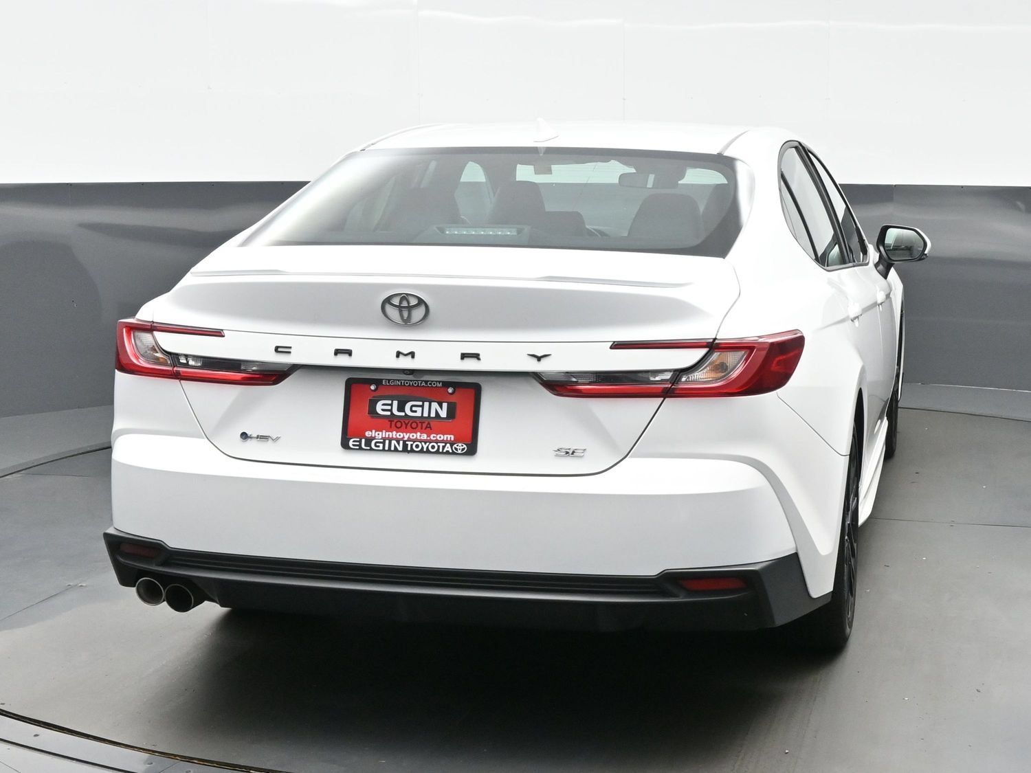 Used 2025 Toyota Camry SE FWD image 5