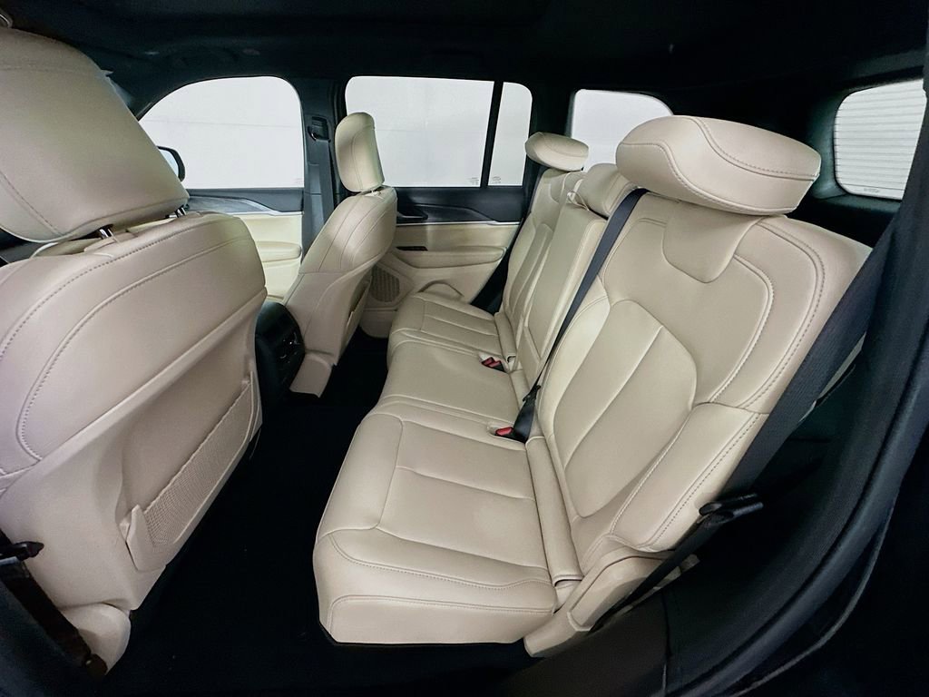 Certified 2025 Jeep Grand Cherokee Limited AWD/4WD image 37